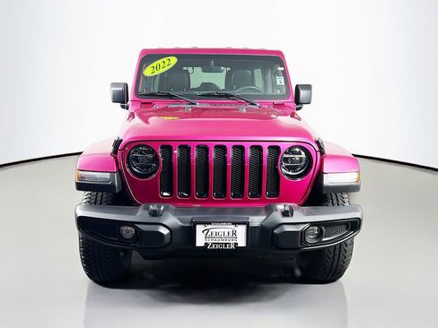 Used 2022 Jeep Wrangler Unlimited Sahara AWD/4WD image 2