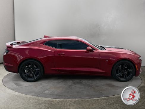 Used 2021 Chevrolet Camaro SS RWD image 8