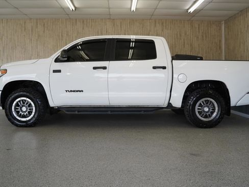 Used 2020 Toyota Tundra SR5 w/ SR5 Convenience Package image 5