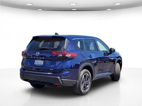 Used 2025 Nissan Rogue SV AWD/4WD image 7