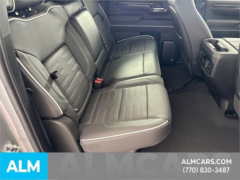 Used 2024 GMC Sierra 2500 AT4X image 18