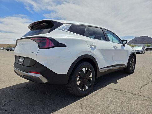 New 2026 Kia Sportage LX FWD image 3