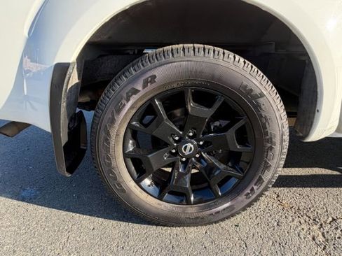 Used 2020 Nissan Frontier SV w/ Midnight Edition Floor Mats image 13