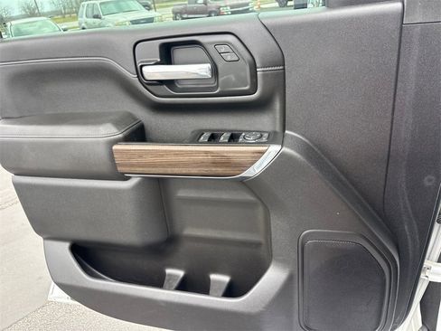 Used 2022 Chevrolet Silverado 2500 LT w/ Convenience Package image 21