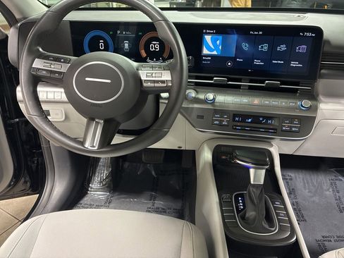 Certified 2025 Hyundai Kona SEL image 18