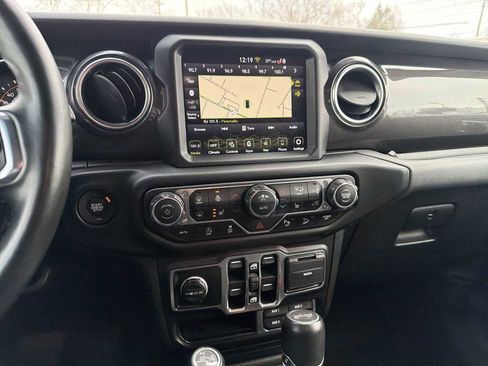 Used 2021 Jeep Wrangler Unlimited Sahara image 26