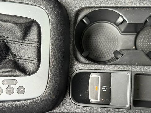 Used 2017 Volkswagen Tiguan Sport FWD image 18