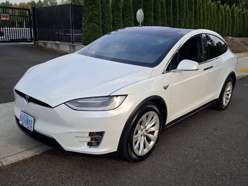 Used 2017 Tesla Model X 75D AWD/4WD image 1