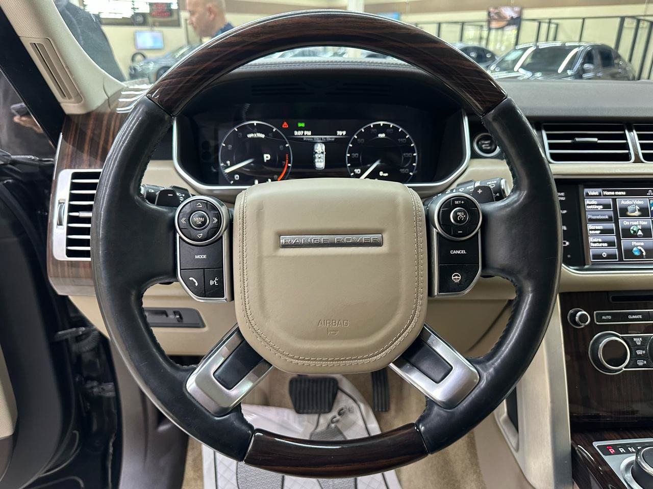 Used 2014 Land Rover Range Rover HSE AWD/4WD image 24