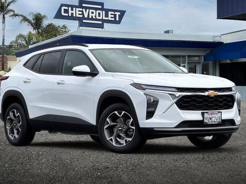 Used 2025 Chevrolet Trax LT image 31