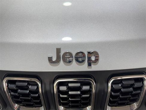 Used 2024 Jeep Compass Latitude AWD/4WD image 23