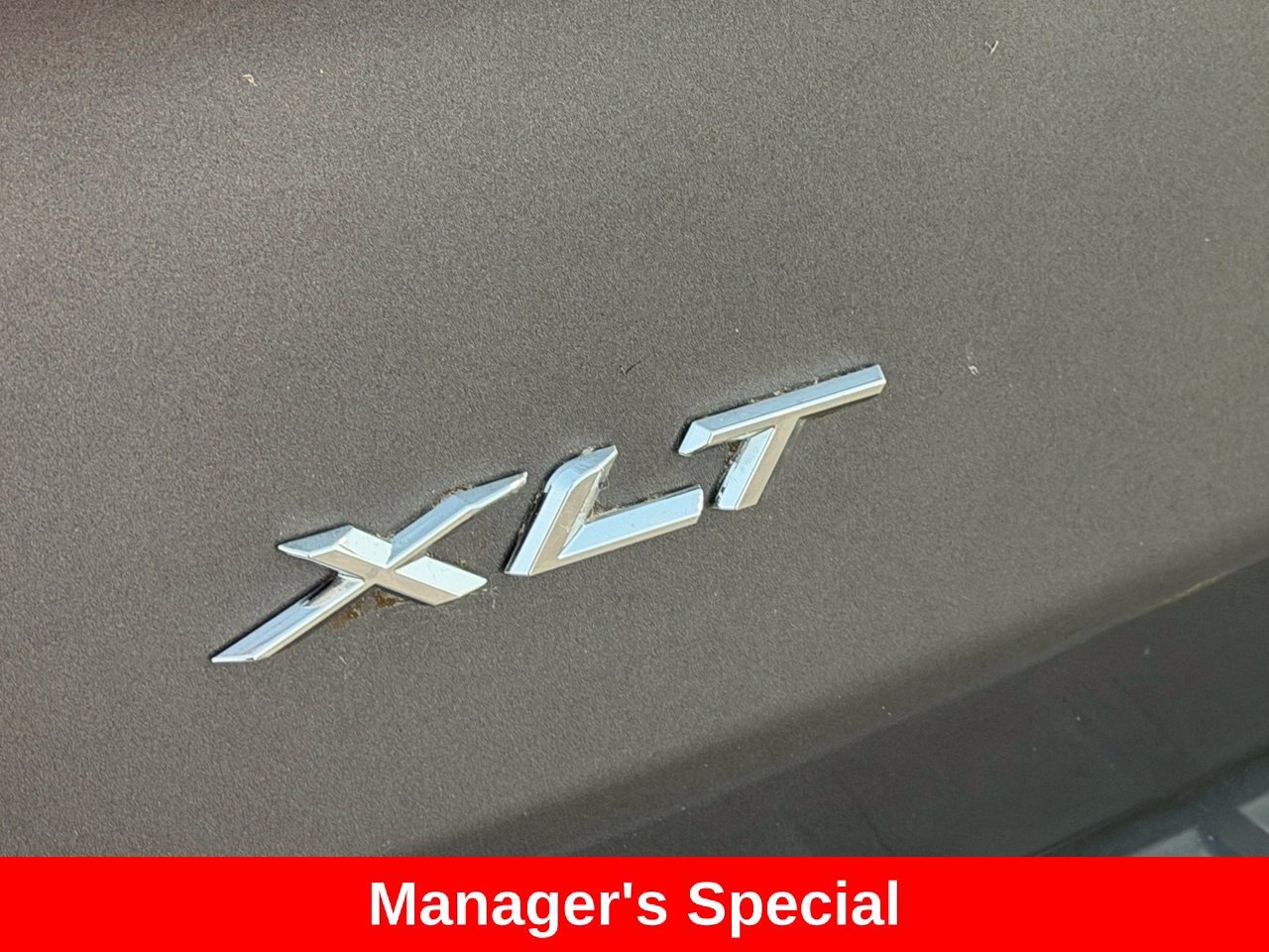 Used 2021 Ford Explorer XLT w/ Equipment Group 202A RWD image 9