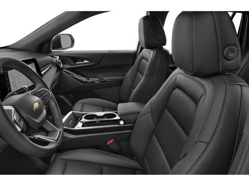 Used 2025 Chevrolet Equinox LT image 6