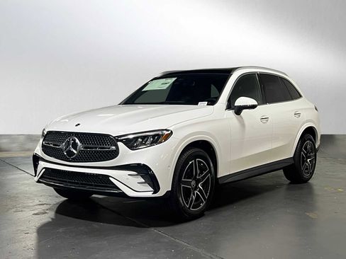 Used 2025 Mercedes-Benz GLC 300 4MATIC image 7