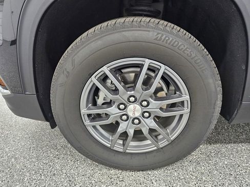 Used 2025 GMC Acadia Elevation image 8