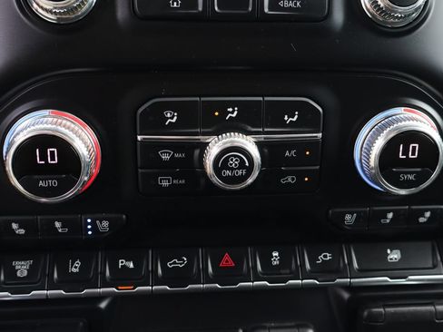 Used 2022 GMC Sierra 3500 Denali AWD/4WD image 37