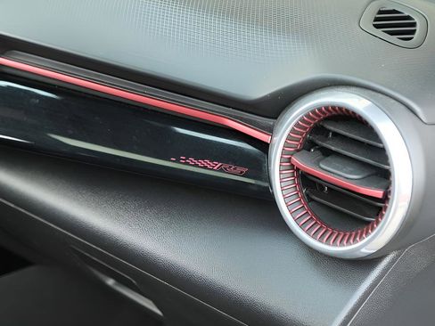 Used 2025 Chevrolet Trax RS w/ Sunroof Package FWD image 20