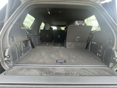 New 2025 Lincoln Navigator Reserve w/ Jet Appearance Package image 16