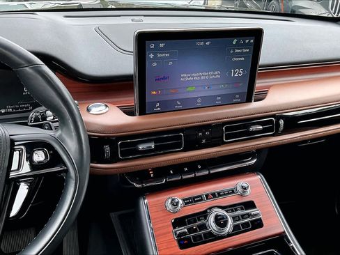 Used 2023 Lincoln Aviator Reserve w/ Equipment Group 201A image 6