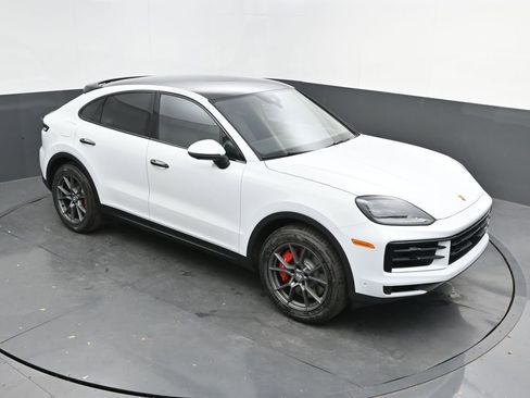 New 2025 Porsche Cayenne S image 38