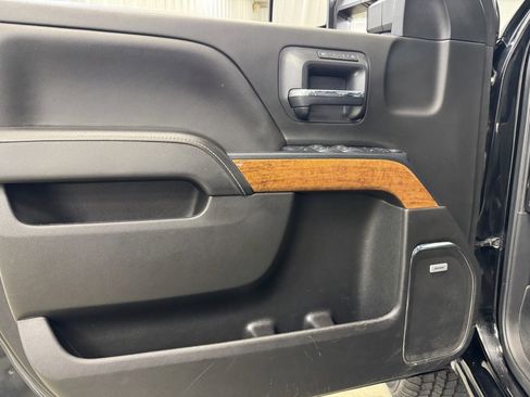 Used 2019 Chevrolet Silverado 2500 High Country w/ Duramax Plus Package image 9