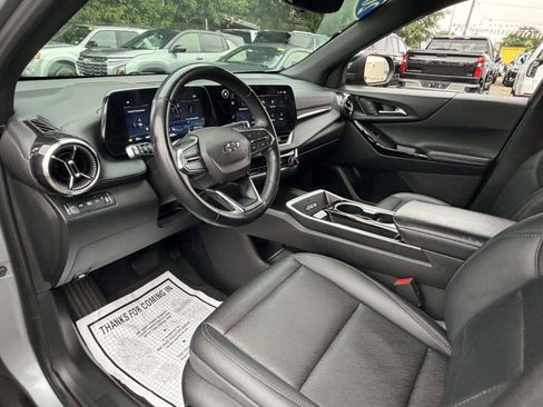 Used 2025 Chevrolet Equinox LT w/ Convenience Package II AWD/4WD image 11