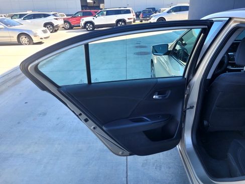 Used 2015 Honda Accord Sport image 14