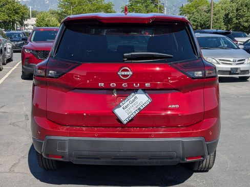 Used 2025 Nissan Rogue SV AWD/4WD image 5
