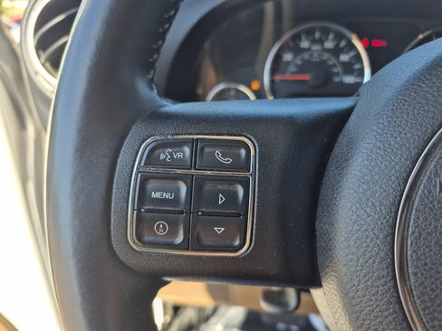 Used 2014 Jeep Wrangler Unlimited Sahara w/ Max Tow Package AWD/4WD image 25