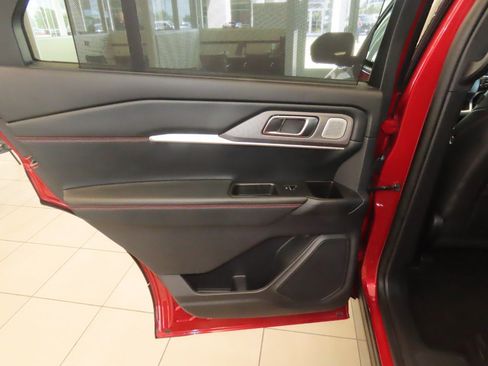 Used 2025 Ford Explorer ST AWD/4WD image 16