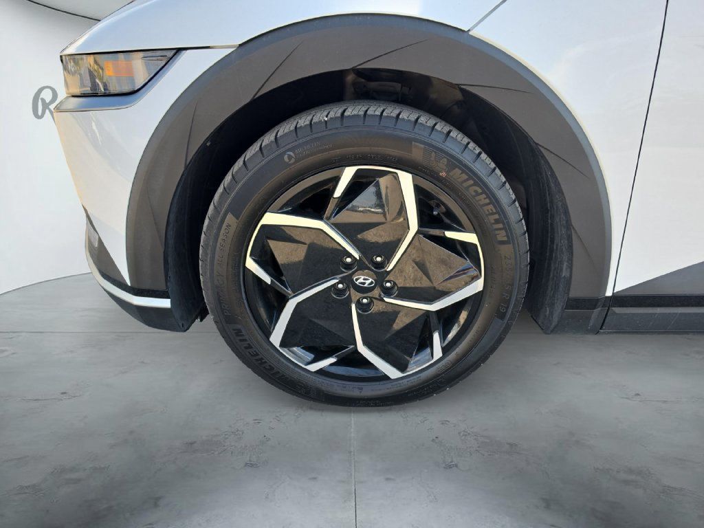 Certified 2024 Hyundai Ioniq 5 SEL RWD image 16