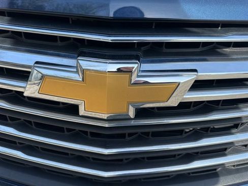 Used 2023 Chevrolet Traverse LT AWD/4WD image 11