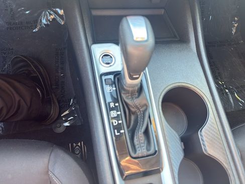 Used 2025 Nissan Altima 2.5 SV AWD/4WD image 14