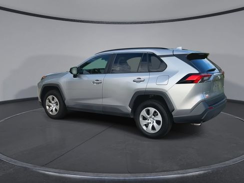 Used 2021 Toyota RAV4 LE FWD image 6