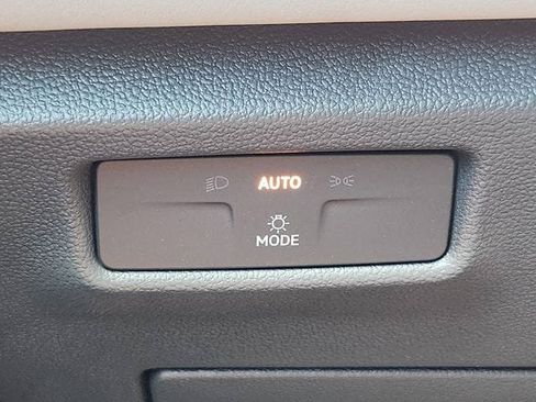 New 2026 Volkswagen Tiguan SE R-Line AWD/4WD image 19