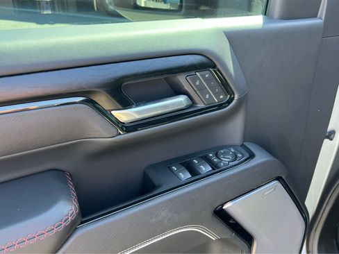 Used 2025 GMC Sierra 2500 AT4X AWD/4WD image 32