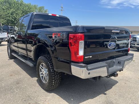 Used 2017 Ford F250 Lariat w/ Lariat Value Package AWD/4WD image 9