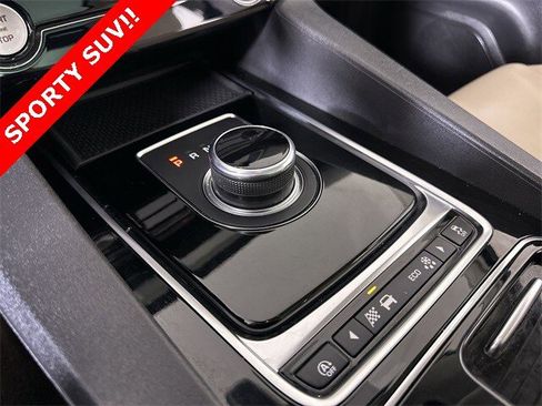 Used 2020 Jaguar F-PACE Premium image 16