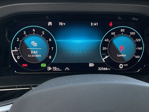 Used 2025 Volkswagen Atlas Cross Sport SE image 22