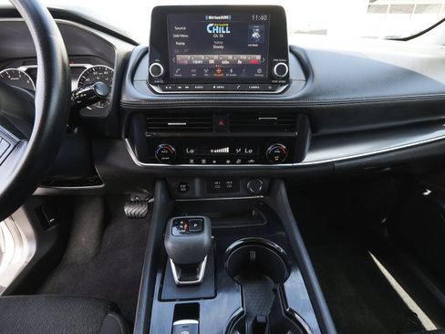 Used 2024 Nissan Rogue SV AWD/4WD image 27