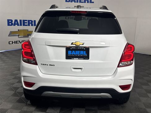 Used 2022 Chevrolet Trax LT w/ LT Convenience Package AWD/4WD image 4