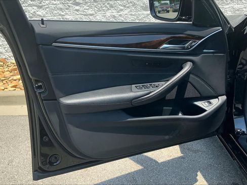 Used 2018 BMW 530i xDrive AWD/4WD image 21