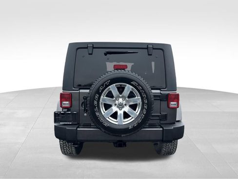 Used 2017 Jeep Wrangler Unlimited Sahara w/ Connectivity Group image 15