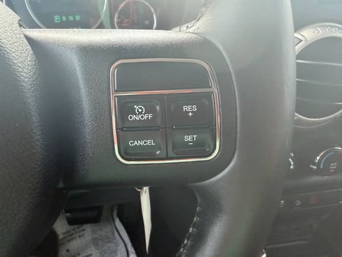 Used 2012 Jeep Wrangler Sahara AWD/4WD image 18
