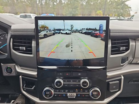 Used 2024 Ford Expedition Max XLT image 29