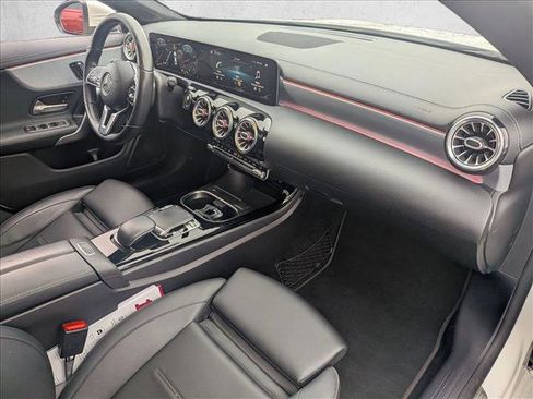 Used 2020 Mercedes-Benz CLA 250 image 21