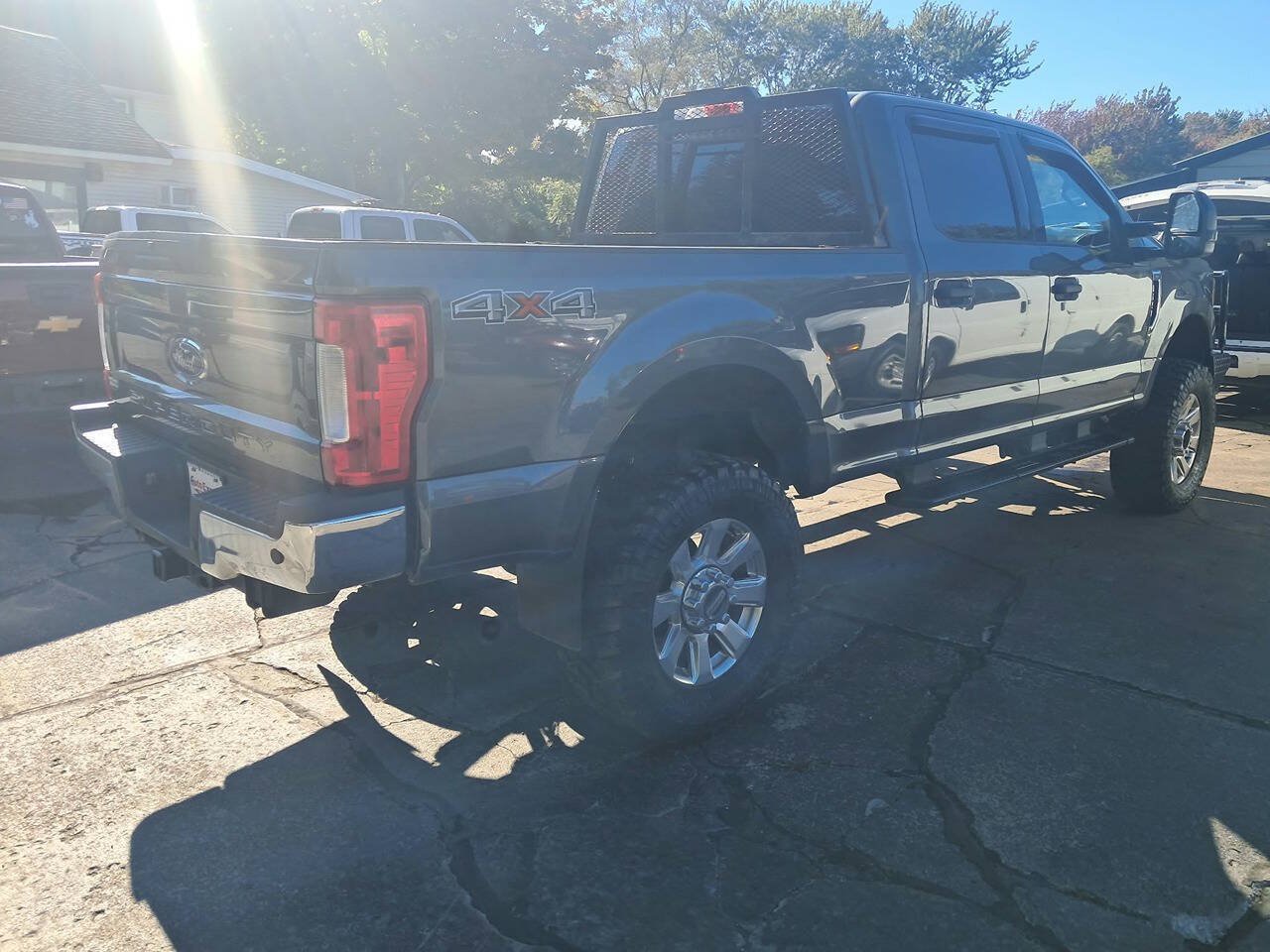 Used 2019 Ford F250 XLT w/ XLT Value Package AWD/4WD image 3