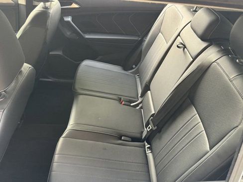 Used 2022 Volkswagen Tiguan SE AWD/4WD image 17