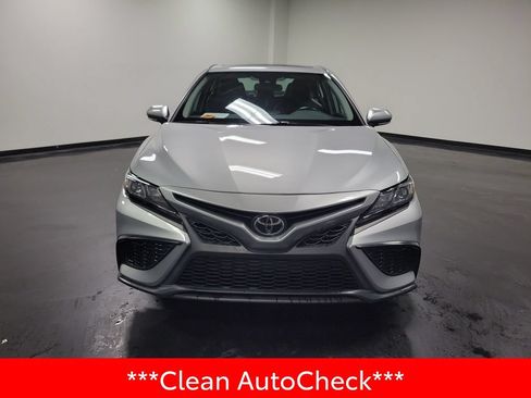 Used 2021 Toyota Camry SE FWD image 3
