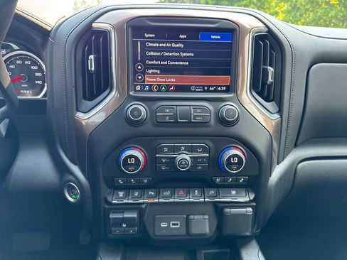 Used 2022 Chevrolet Silverado 3500 High Country w/ Technology Package AWD/4WD image 21